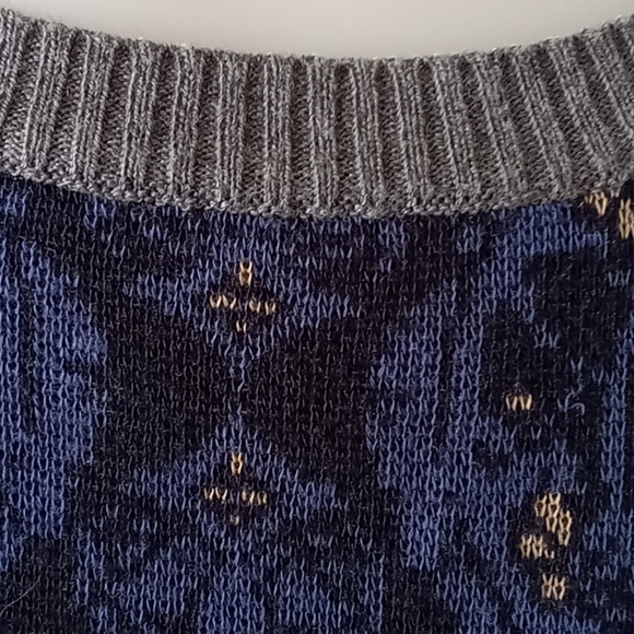 Yest designer blue patterned sweater size 10 - Picture 6 of 8